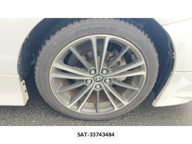 Toyota PRIUS 2021-08 8355366-4