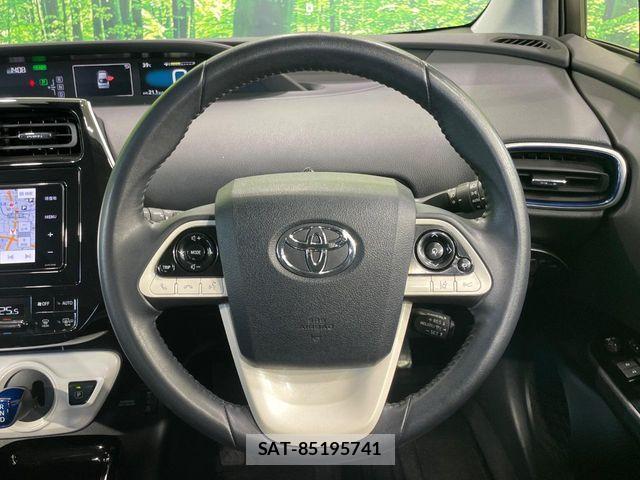 Toyota PRIUS 2018-10 8355372-10
