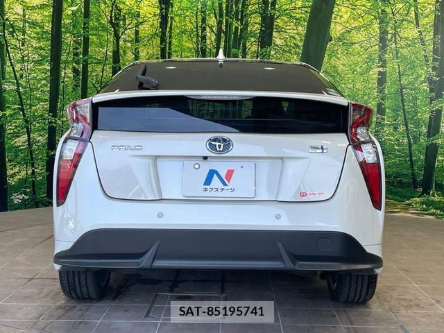Toyota PRIUS 2018-10 8355372-14