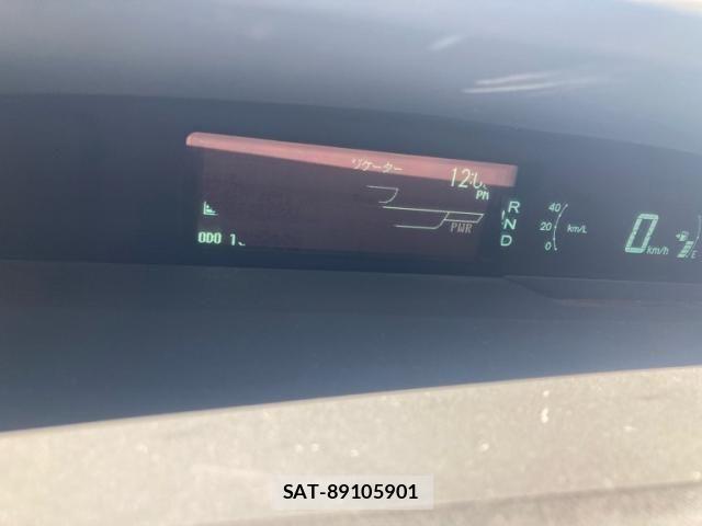 Toyota PRIUS 2010-02 8355402-19