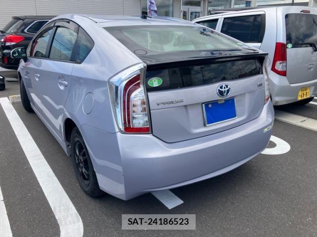 Toyota PRIUS 2012-06 8355403-9