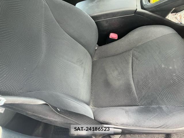 Toyota PRIUS 2012-06 8355403-17