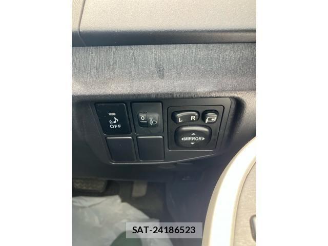Toyota PRIUS 2012-06 8355403-21
