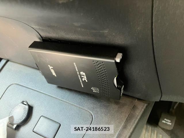 Toyota PRIUS 2012-06 8355403-22