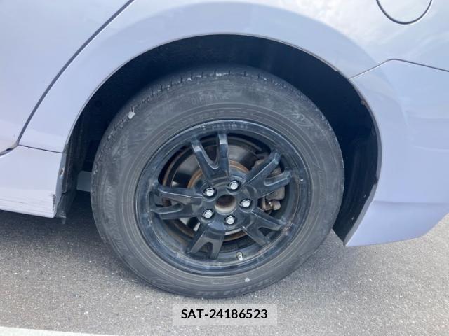 Toyota PRIUS 2012-06 8355403-27