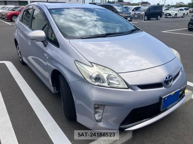 Toyota PRIUS 2012-06 8355403-3