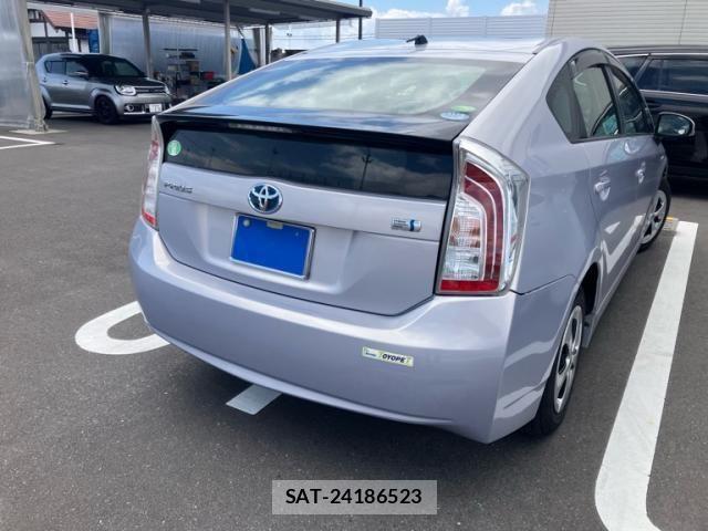 Toyota PRIUS 2012-06 8355403-7