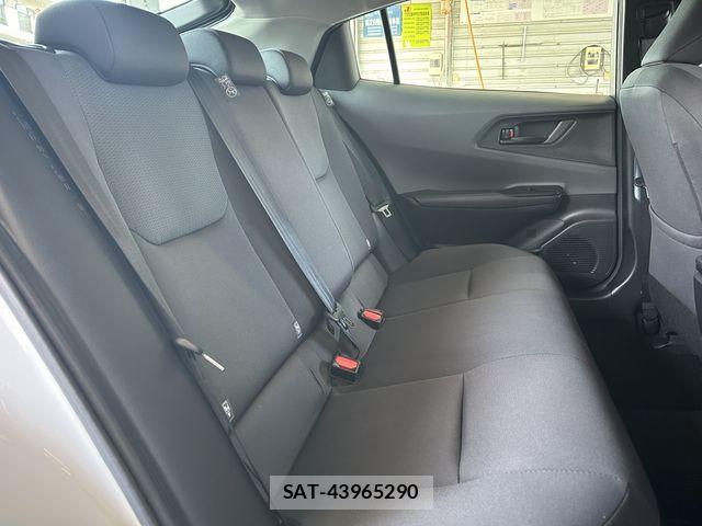 Toyota PRIUS 2023-11 8355361-21