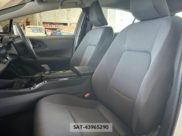 Toyota PRIUS 2023-11 8355361-23