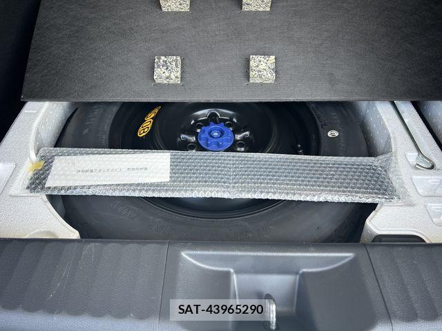 Toyota PRIUS 2023-11 8355361-25