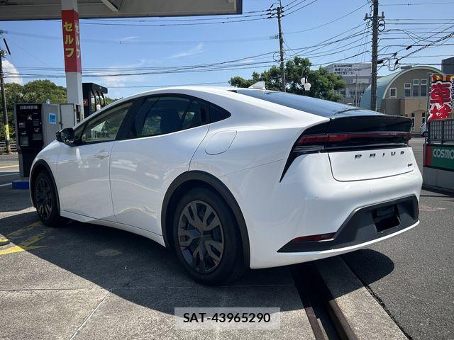 Toyota PRIUS 2023-11 8355361-2