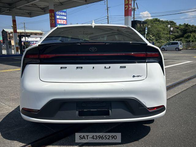 Toyota PRIUS 2023-11 8355361-3