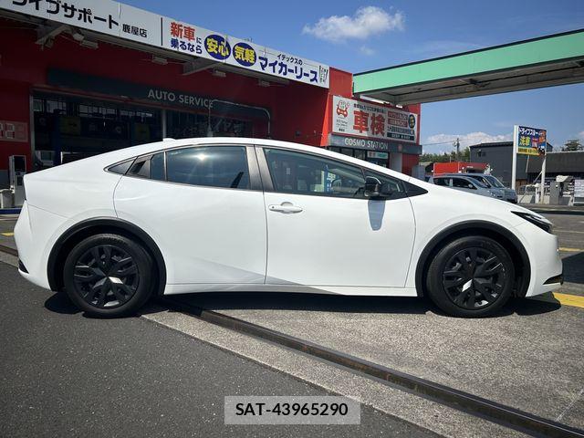 Toyota PRIUS 2023-11 8355361-4