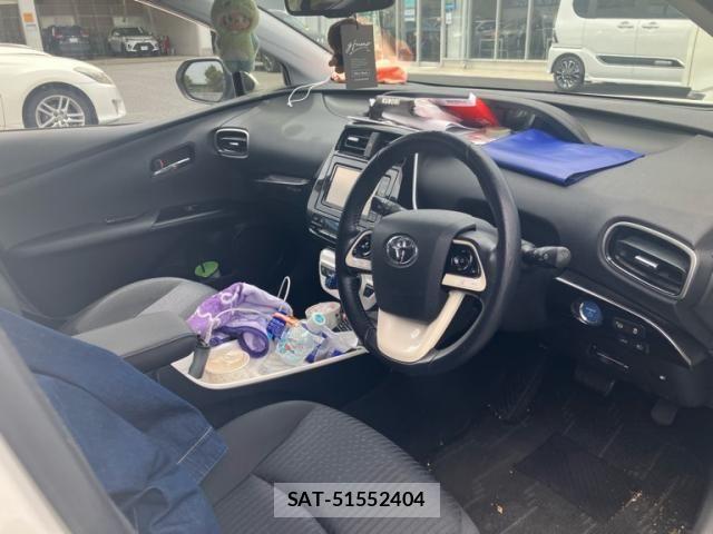 Toyota PRIUS 2016-07 8355375-16