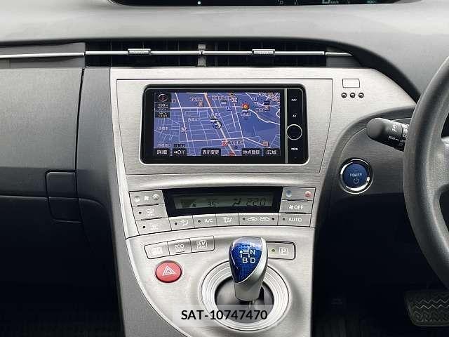 Toyota PRIUS 2013-12 8355393-5