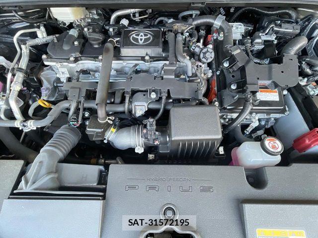 Toyota PRIUS 2024-08 8355357-17