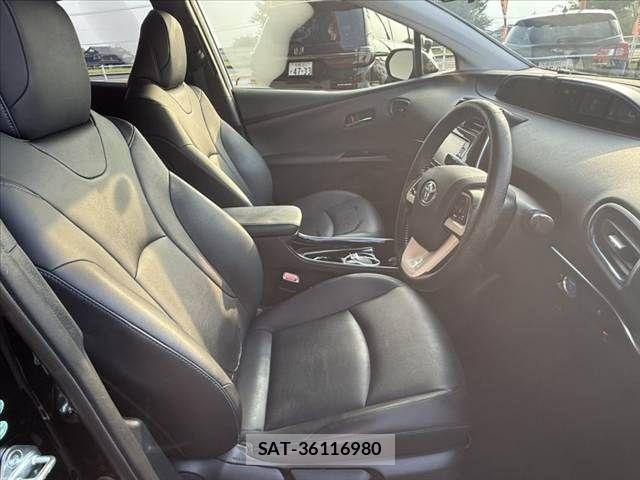 Toyota PRIUS 2017-04 8355384-15