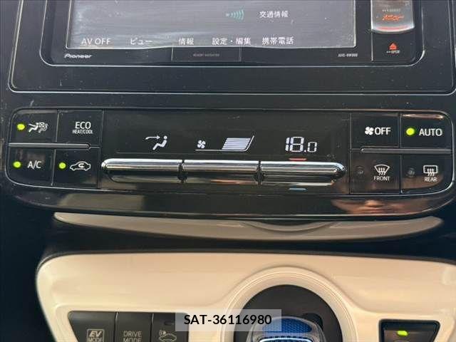 Toyota PRIUS 2017-04 8355384-23