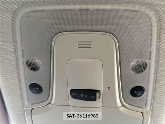 Toyota PRIUS 2017-04 8355384-27