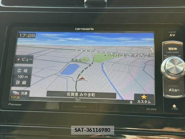 Toyota PRIUS 2017-04 8355384-3