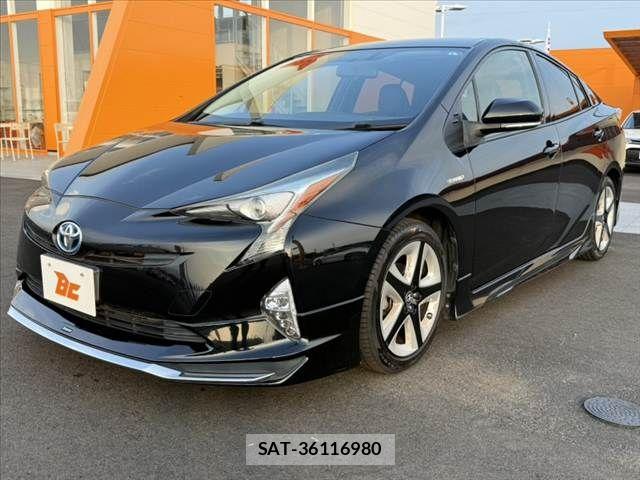 Toyota PRIUS 2017-04 8355384-7