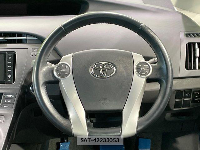 Toyota PRIUS 2011-10 8355391-10