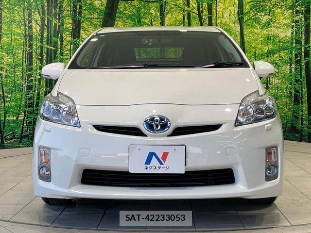 Toyota PRIUS 2011-10 8355391-13