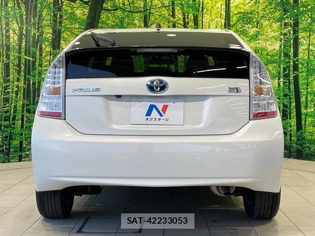Toyota PRIUS 2011-10 8355391-14
