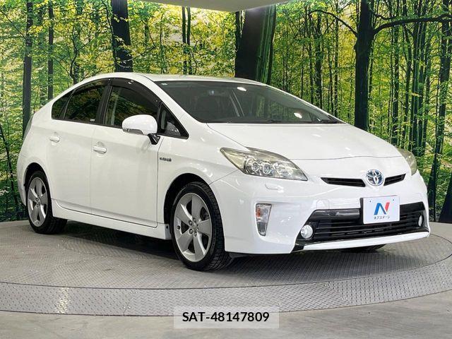 Toyota PRIUS 2013-07 8355390-15