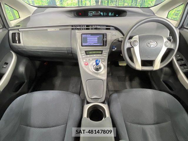 Toyota PRIUS 2013-07 8355390-1