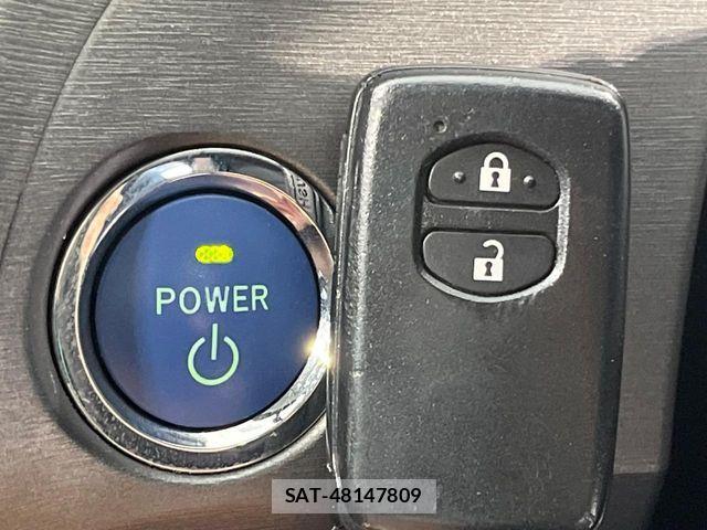 Toyota PRIUS 2013-07 8355390-6
