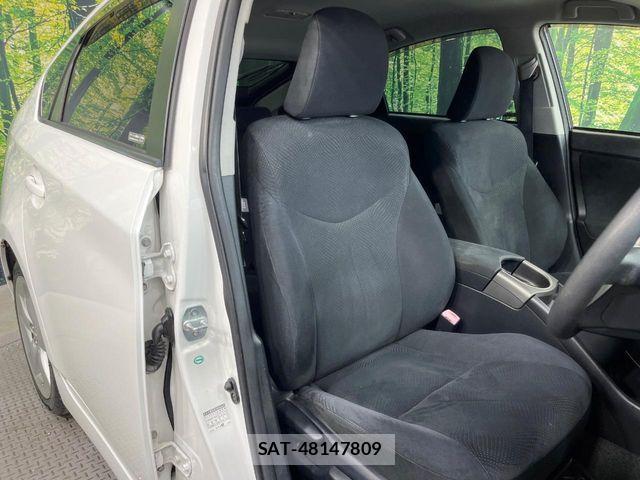 Toyota PRIUS 2013-07 8355390-7