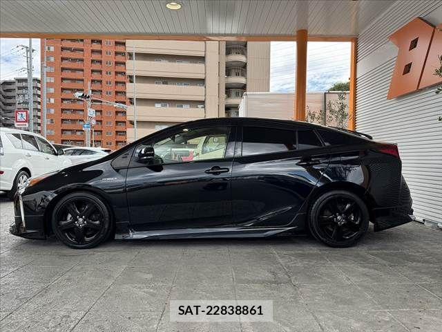 Toyota PRIUS 2020-03 8355369-11