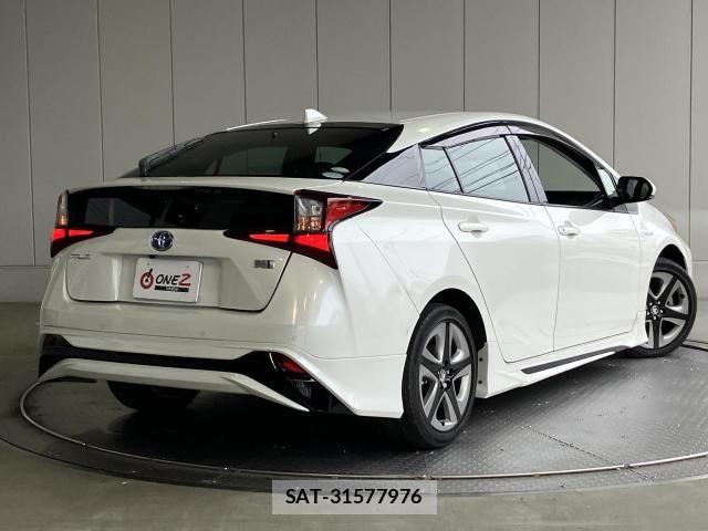 Toyota PRIUS 2020-03 8355356-27