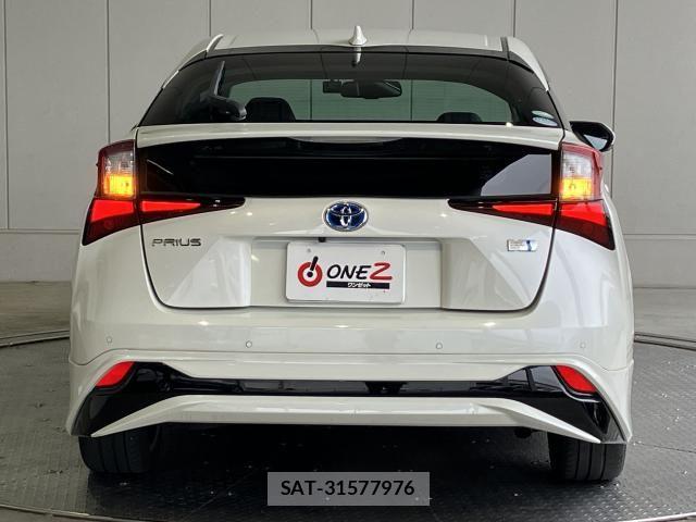 Toyota PRIUS 2020-03 8355356-28