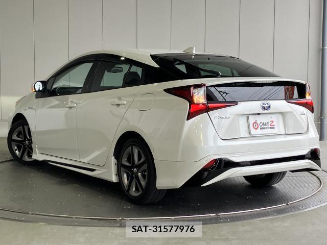 Toyota PRIUS 2020-03 8355356-29