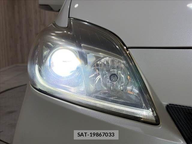 Toyota PRIUS 2015-09 8355389-11