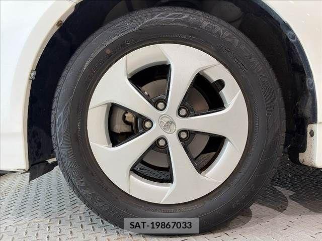 Toyota PRIUS 2015-09 8355389-12