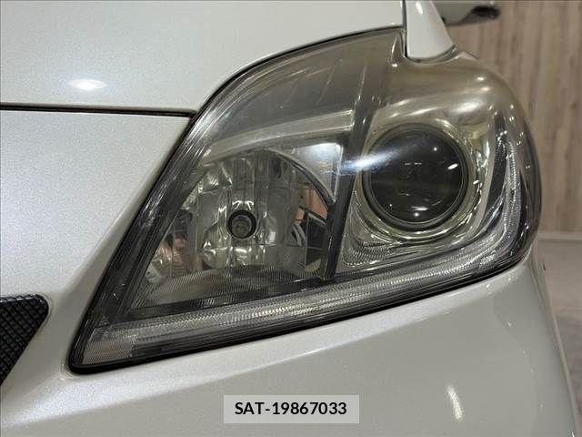Toyota PRIUS 2015-09 8355389-21