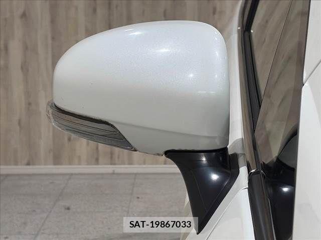 Toyota PRIUS 2015-09 8355389-22