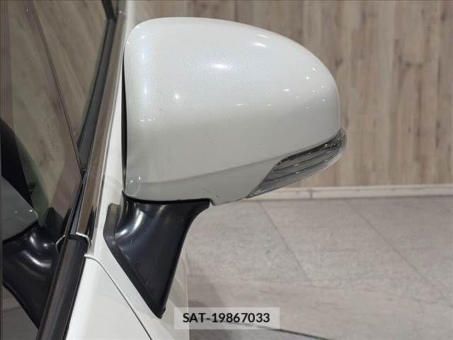 Toyota PRIUS 2015-09 8355389-23