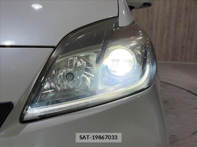 Toyota PRIUS 2015-09 8355389-27
