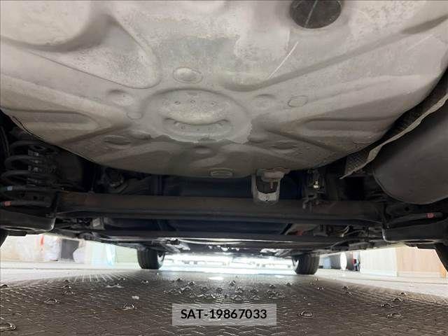 Toyota PRIUS 2015-09 8355389-29