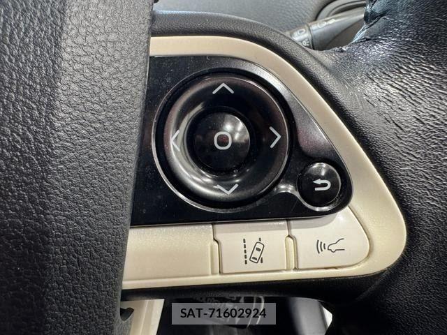 Toyota PRIUS 2018-03 8355376-15
