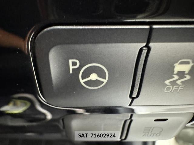Toyota PRIUS 2018-03 8355376-24