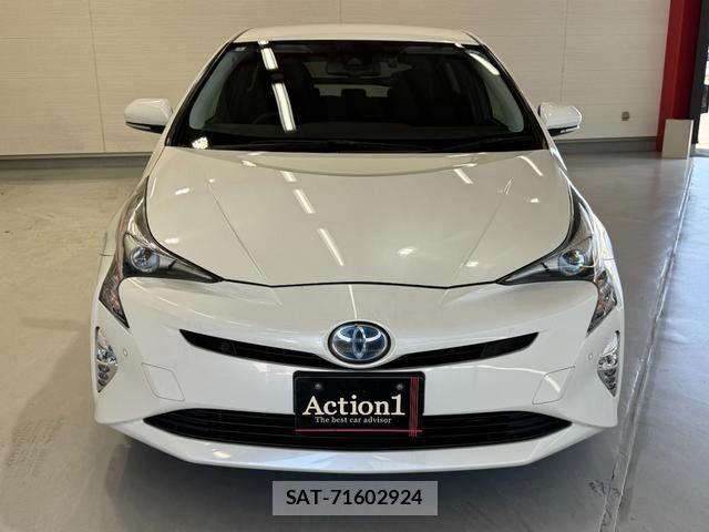 Toyota PRIUS 2018-03 8355376-2