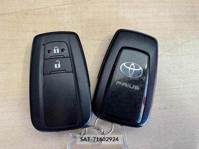 Toyota PRIUS 2018-03 8355376-29