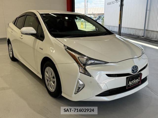 Toyota PRIUS 2018-03 8355376-6