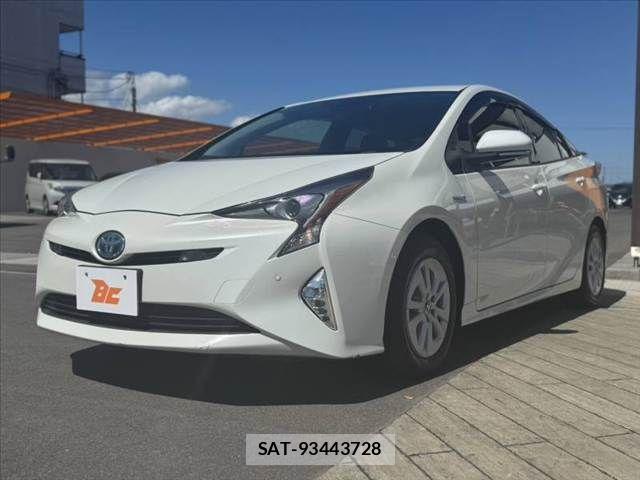 Toyota PRIUS 2017-09 8355385-9