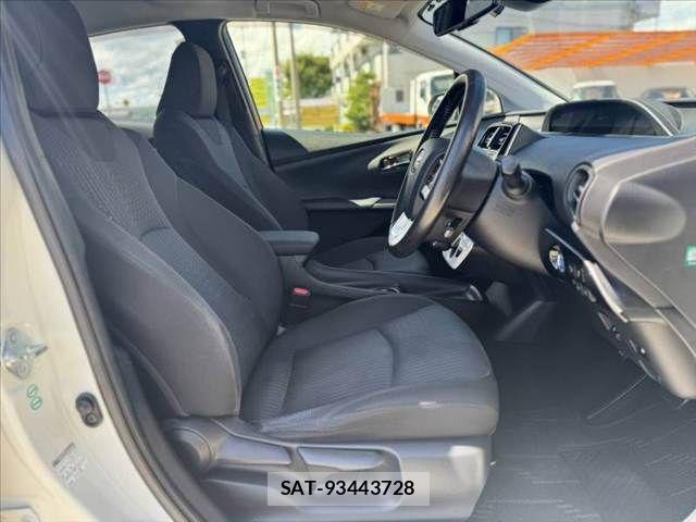Toyota PRIUS 2017-09 8355385-15